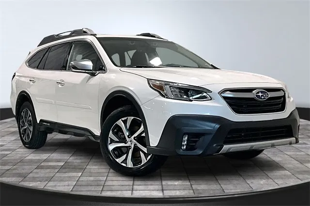 White 2022 Subaru Outback Touring XT for sale in Roanoke, IN