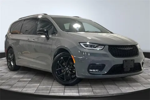 Gray 2025 Chrysler Pacifica Limited for sale in Roanoke, IN