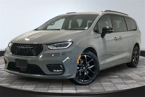 Another view of 2025 Chrysler Pacifica Limited for sale in Roanoke, IN at Southwest Auto Sales