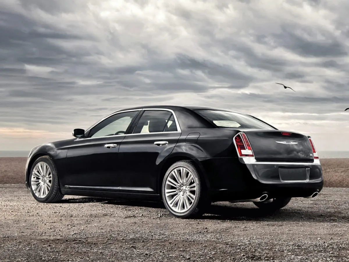 2013 Chrysler 300 for sale in Roanoke, IN