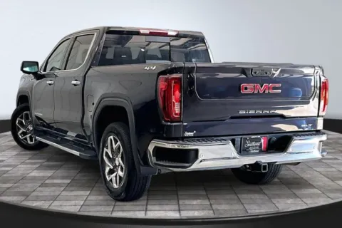 More photos of 2022 GMC Sierra 1500 SLT at Southwest Auto Sales, IN