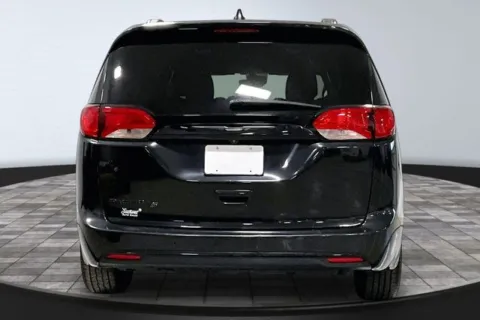 More photos of 2020 Chrysler Pacifica Touring L Plus at Southwest Auto Sales, IN