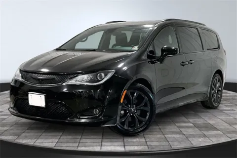Another view of 2020 Chrysler Pacifica Touring L Plus for sale in Roanoke, IN at Southwest Auto Sales