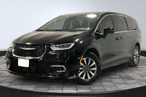 Another view of 2024 Chrysler Pacifica Hybrid Select for sale in Roanoke, IN at Southwest Auto Sales