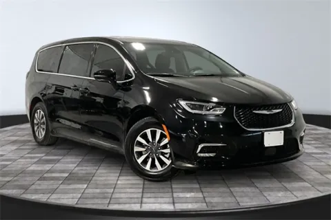 Black 2024 Chrysler Pacifica Hybrid Select for sale in Roanoke, IN