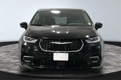 Photos of 2024 Chrysler Pacifica Hybrid Select for sale in Roanoke, IN at Southwest Auto Sales