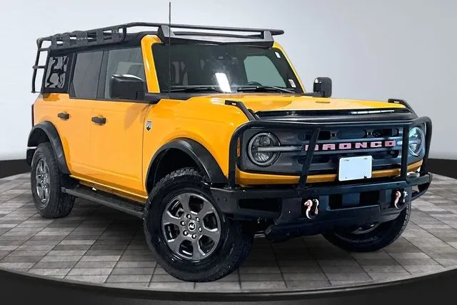 Orange 2022 Ford Bronco Big Bend for sale in Roanoke, IN