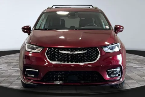 Photos of 2022 Chrysler Pacifica Touring L for sale in Roanoke, IN at Southwest Auto Sales