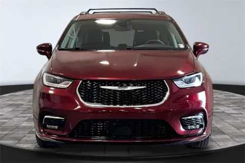 Photos of 2022 Chrysler Pacifica Touring L for sale in Roanoke, IN at Southwest Auto Sales