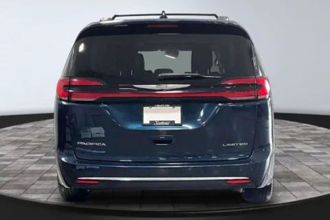 More photos of 2023 Chrysler Pacifica Limited at Southwest Auto Sales, IN