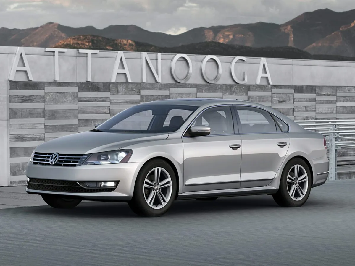 2013 Volkswagen Passat TDI SEL Premium for sale in Roanoke, IN