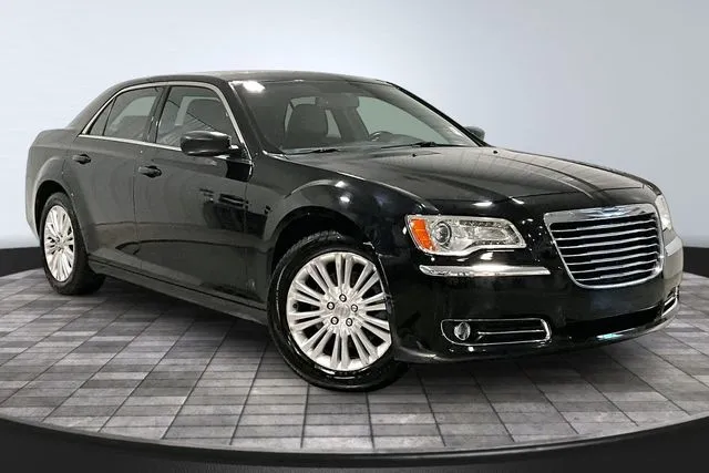Black 2013 Chrysler 300 for sale in Roanoke, IN