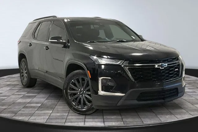Black 2022 Chevrolet Traverse RS for sale in Roanoke, IN