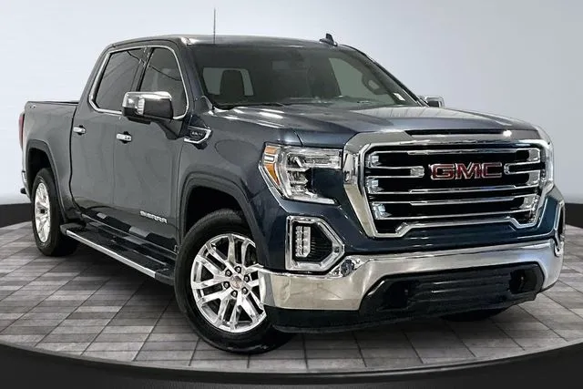 2020 GMC Sierra 4WD Crew Cab Short Box SLT's photo