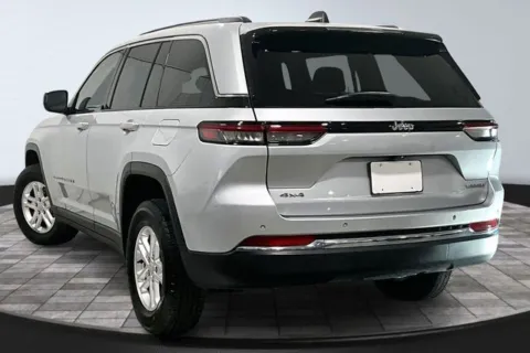 More photos of 2022 Jeep Grand Cherokee Laredo at Southwest Auto Sales, IN