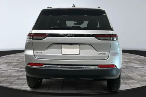 More photos of 2022 Jeep Grand Cherokee Laredo at Southwest Auto Sales, IN