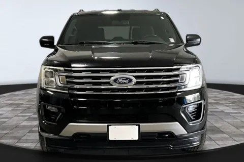 Photos of 2018 Ford Expedition XLT for sale in Roanoke, IN at Southwest Auto Sales