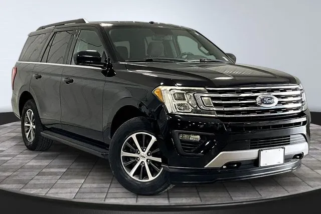 Black 2018 Ford Expedition XLT for sale in Roanoke, IN
