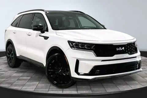 White 2023 Kia Sorento SX for sale in Roanoke, IN