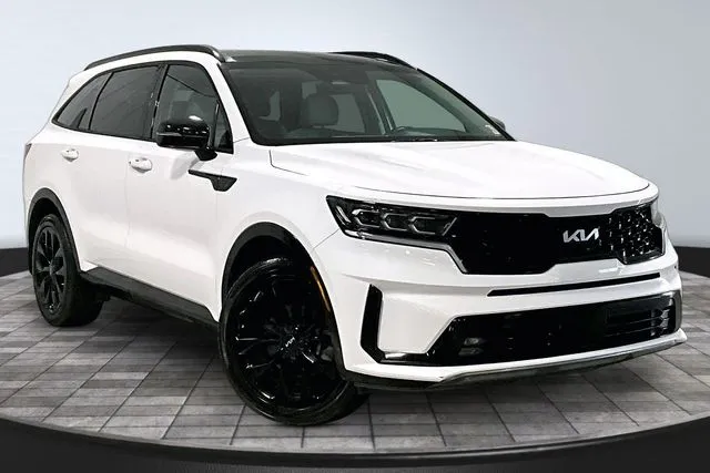 White 2023 Kia Sorento SX for sale in Roanoke, IN