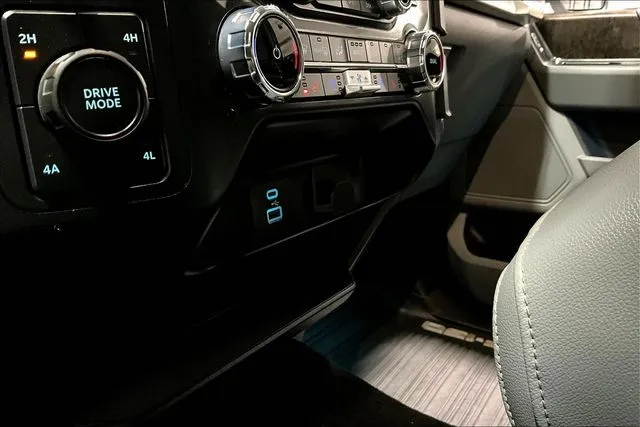2022 Ford F-150 Lariat - Photo 17