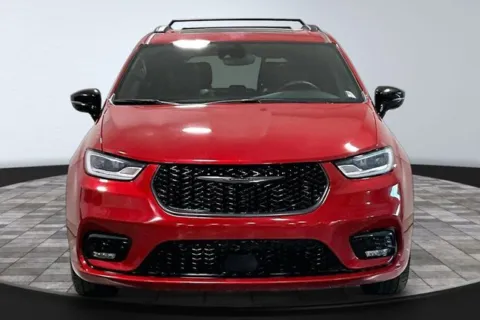 Photos of 2025 Chrysler Pacifica Limited for sale in Roanoke, IN at Southwest Auto Sales