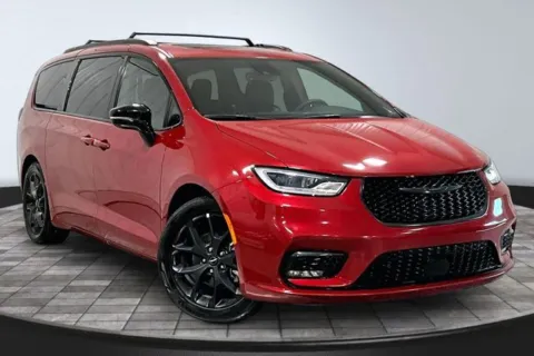 Red 2025 Chrysler Pacifica Limited for sale in Roanoke, IN