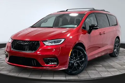 Another view of 2025 Chrysler Pacifica Limited for sale in Roanoke, IN at Southwest Auto Sales