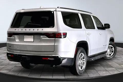 More photos of 2023 Jeep Wagoneer at Southwest Auto Sales, IN