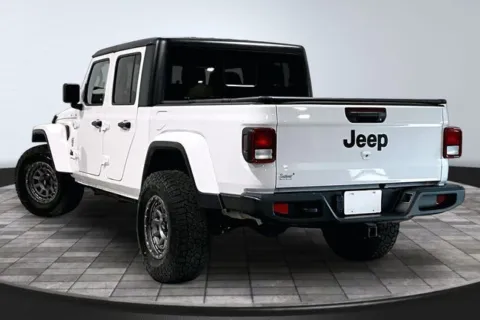 More photos of 2023 Jeep Gladiator Sport S at Southwest Auto Sales, IN