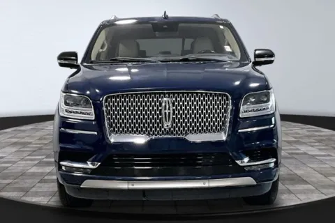 Photos of 2019 Lincoln Navigator L Reserve for sale in Roanoke, IN at Southwest Auto Sales