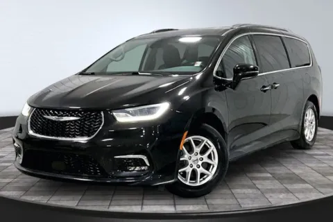 Another view of 2021 Chrysler Pacifica Touring L for sale in Roanoke, IN at Southwest Auto Sales