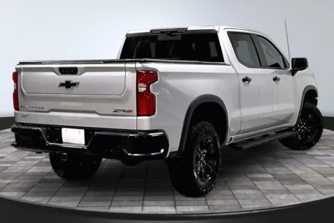 More photos of 2022 Chevrolet Silverado 1500 ZR2 at Southwest Auto Sales, IN