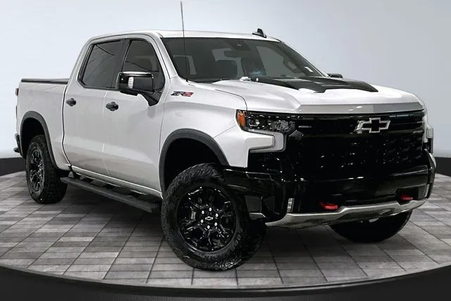 Silver 2022 Chevrolet Silverado 1500 ZR2 for sale in Roanoke, IN