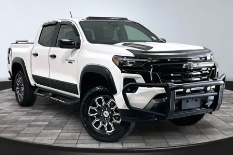 White 2024 Chevrolet Colorado Z71 for sale in Roanoke, IN