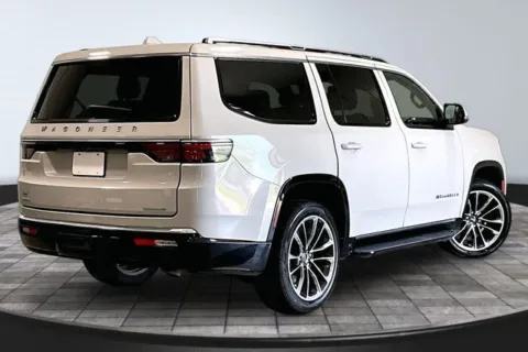 More photos of 2022 Jeep Wagoneer Series II at Southwest Auto Sales, IN
