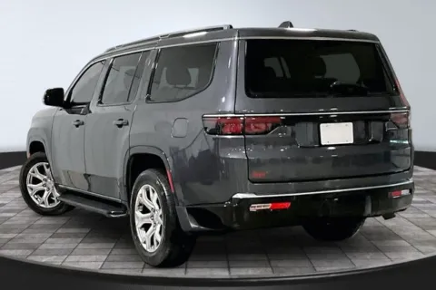 More photos of 2022 Jeep Wagoneer Series II at Southwest Auto Sales, IN