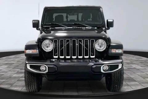 Photos of 2021 Jeep Gladiator Overland for sale in Roanoke, IN at Southwest Auto Sales