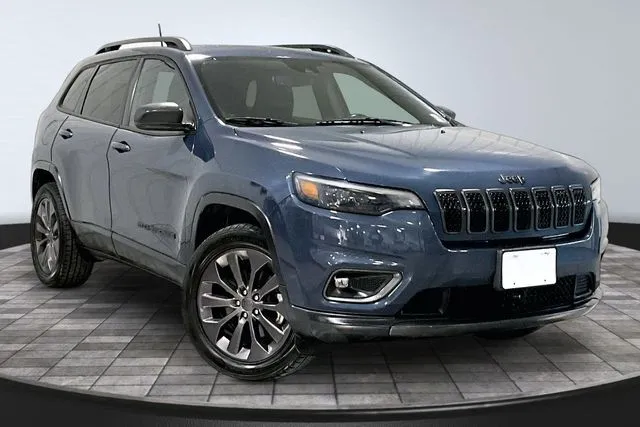 Blue 2021 Jeep Cherokee Latitude Lux for sale in Roanoke, IN