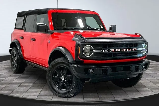 2023 Ford Bronco Black Diamond 4x4's photo