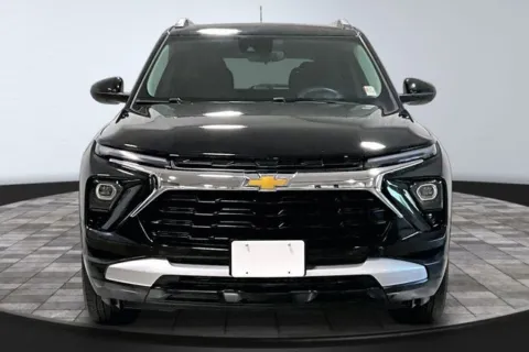 Photos of 2024 Chevrolet TrailBlazer LT for sale in Roanoke, IN at Southwest Auto Sales
