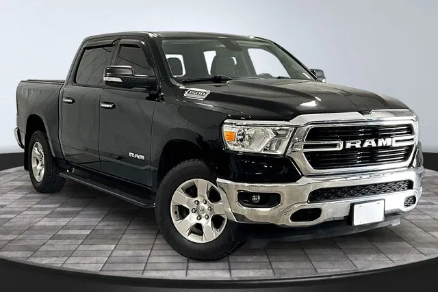 2019 RAM 1500 Big Horn/Lone Star 4x4 Crew Cab 5'7's photo