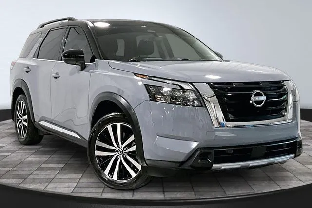 Black 2025 Nissan Pathfinder Platinum for sale in Roanoke, IN