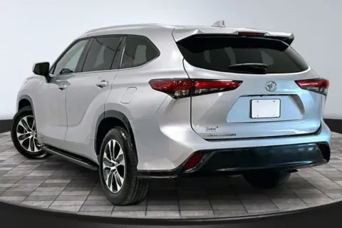 More photos of 2023 Toyota Highlander XLE at Southwest Auto Sales, IN