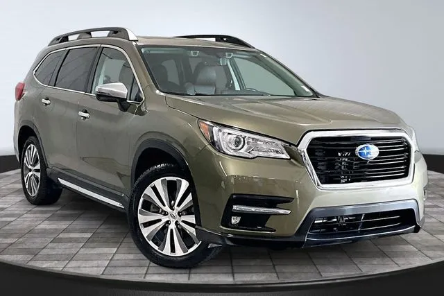 2022 Subaru Ascent Touring's photo