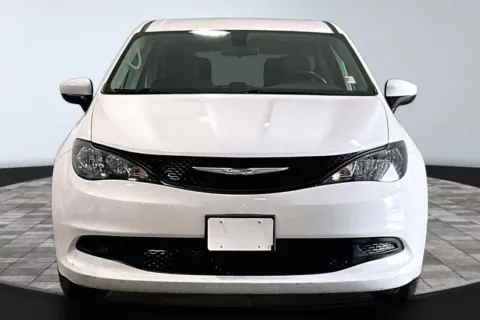 Photos of 2022 Chrysler Voyager LX for sale in Roanoke, IN at Southwest Auto Sales