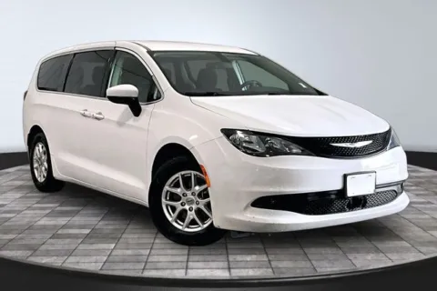 White 2022 Chrysler Voyager LX for sale in Roanoke, IN