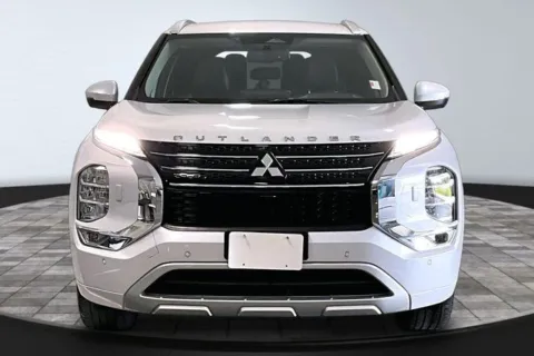 Photos of 2022 Mitsubishi Outlander SEL for sale in Roanoke, IN at Southwest Auto Sales