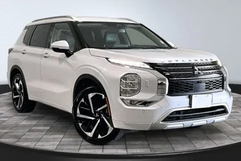 White 2022 Mitsubishi Outlander SEL for sale in Roanoke, IN