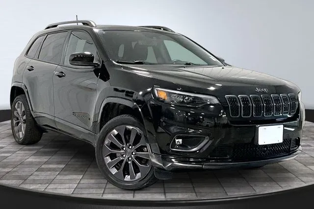 Black 2021 Jeep Cherokee Limited for sale in Roanoke, IN